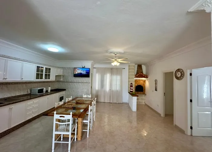 Semesterbostad Casa Alba De 3 Y Terraza *