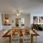 Casa Alba De 3 Y Terraza 別荘